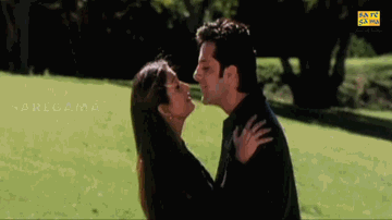 Kitne Door Kitne Paas (Title) Lyrics - Satish Shah | Amrita Arora | Fardeen Khan | Kavita Krishnamurthy | Udit Narayan