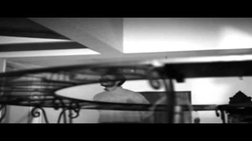 Koyi Chupke Se Aake Lyrics - Tanuja | Sanjeev Kumar | Dinesh Thakur | Geeta Ghosh Roy Chowdhuri (Geeta Dutt)