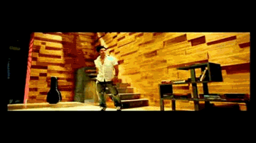 Kuch To Baaki Hai Lyrics - Shahid Kapoor | Kareena Kapoor | Kirron Kher | Himesh Reshammiya