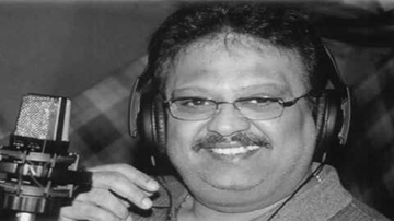 Kya Cheez Hain Chandi Sona Lyrics - Sharmila | Utpal Dutt | Mazhar Khan | Manhar Udhas