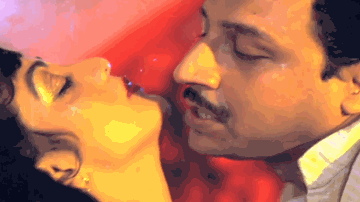 Kya Hain Awaaz Lyrics - Naseeruddin Shah | Suresh Oberoi | Kulbhushan Kharbanda | Asha Bhosle