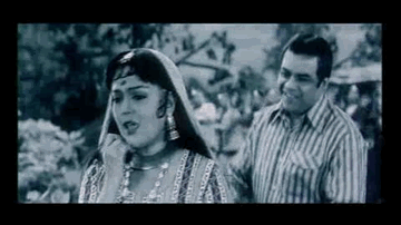 Kyon Aage Peeche Lyrics - Sharman Joshi | Ajay Devgan | Arshad Warsi | Shekhar Ravjiani | Sneha Pant