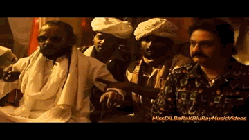 LAILA O LAILA Song Lyrics - Vinay Pathak | Yana Gupta | June Banerjee