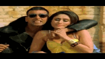 Lakh Lakh Lyrics - Akshay Kumar | Kareena Kapoor | Aftab Shivdasani | Neeraj Shridhar