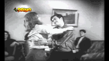 Le Le Haath Se Chala Lyrics - Sanjeev Kumar | Agha | Kum Kum | Asha Bhosle
