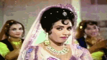 Lo Saaf Bata Dete Hai Tumhe Lyrics - Helen | Maruti | Nishi | Asha Bhosle | Prabodh Chandra Dey (Manna Dey)