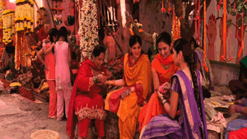 Lo Shaadi Aayi Lyrics - Aishwarya Rai | Anupam Kher | Namrata Shirodkar | Alka Yagnik | Anu Malik