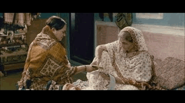 Maa Lyrics - Sanjay Mishra | Himani Shivpuri | Govind Namdeo | Swanand Kirkire