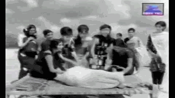 Maa Tune Kyu Bheja Lyrics - Tanuja | Sanjeev Kumar | Agha | Asha Bhosle