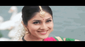 Madhur Naam Meenakshi Lyrics - Shriya Saran | Mahesh Babu | Prakash Raj | Sadhana Sargam