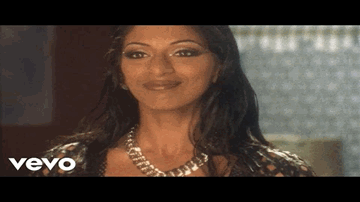 Mai Dekhne Ki Cheez Hu Lyrics - Shweta Shetty