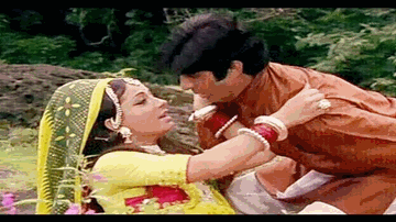 Mai Sharab Bechti Hu Lyrics - Amitabh Bachchan | Mohan Choti | Asit Sen | Asha Bhosle