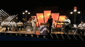 Main Bhi Kharidaar Hoon Lyrics - Agam Kumar Nigam
