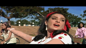 main chalii main chalii, dekho pyaar kii galii Lyrics - Saira Banu | Mahmood | Sunil Dutt | Lata Mangeshkar | Asha
