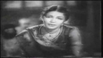 Main Haricharanan Ki Daasi Lyrics - Nirupa Roy | Ramayan Tiwari | Masud Pervaiz | Sitara Devi