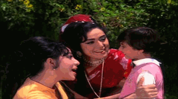 Main Sunati Hoon Ek Baat Lyrics - Mala Sinha | Ashok Kumar | Manmohan | Asha Bhosle