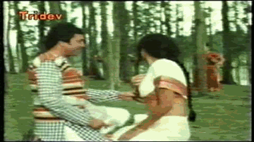 Mehbooba Meri Mehbooba Lyrics - Pran | Nirupa Roy | Pradeep Kumar | Kishore Kumar