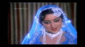 Mehfil Me Aane Walo Lyrics - Pran | Ashok Kumar | Hema Malini | Asha Bhosle