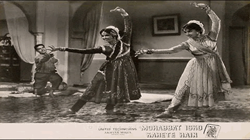 Mehfil Me Aap Aaye Lyrics - Nanda | Shashi Kapoor | Ramesh Deo | Mubarak Begum | Suman Kalyanpur