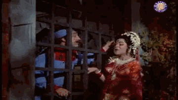 Mera Naam Mai Lyrics - Waheeda Rehman | Pran | Tanuja | Asha Bhosle | Shailendra Singh