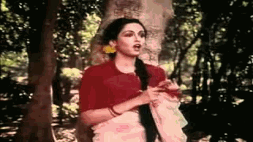 Mere Angana Aaye Lyrics - Amol Palekar | Shatrughan Sinha | Utpal Dutt | Asha Bhosle