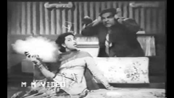 Mere Chahne Wale Hazar Lyrics - Meena Kumari | Dev Anand | Suraiya | Suraiya Jamaal Sheikh (Suraiya) | S D Batish