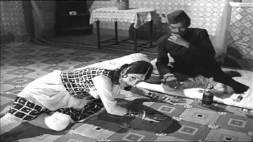 Mere Daman Ki Thandi Lyrics - Sapru | Seema | Ramesh Deo | Asha Bhosle