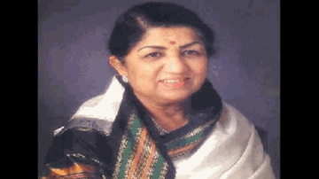 Mere Dil Me Sanam Lyrics - Pradeep Kumar | Shashikala | Helen | Lata Mangeshkar