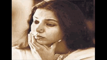 Mere Pyar Ki Nakami Lyrics - Sanjeev Kumar | Aruna Irani | Shabana Azmi | Anuradha Paudwal