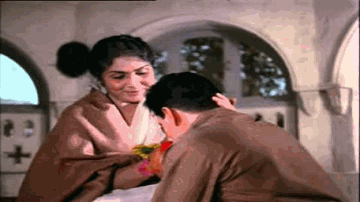 Meri Dunia Hai Maa Tere Aachal Me Lyrics - S D Burman