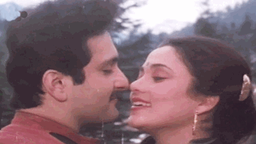 Mil Gaye Hum Aur Tum Lyrics - Sharmila Tagore | Asha Parekh | Shashi Kapoor | Asha Bhosle | Shabbir Kumar