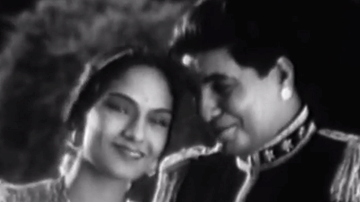 Milake Nazar Tum Lyrics - Sardar Mansoor | Fearless Nadia | John Kawas | Mansoor | Rajkumari Dubey