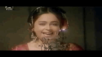 More Kaanhaa Jo Lyrics - Amrish Puri | Kiron Kher | Surekha Sikri | Arati Ankalikar Tikekar