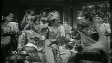 Mujhe Dekh Chand Sharmaye Lyrics - Nirupa Roy | Lalita Pawar | Bharat Bhushan | Lata Mangeshkar