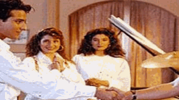 Mujhe Ishq Ho Gayaa Lyrics - Saif Ali Khan | Aamir Khan | Vinod Khanna | Aslam Sabri