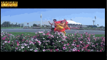 Mujhe Paisa Mila Lyrics - Akshay Kumar | Naseeruddin Shah | Shashikala | Alka Yagnik | Kumar Sanu