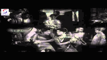 Munna Taaro Ka Raja Lyrics - Nirupa Roy | Rehman | Pradeep Kumar | Asha Bhosle