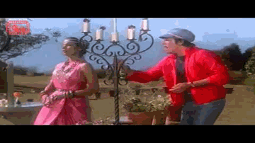 muskuraataa huaa, gul khilaataa huaa meraa yaar Lyrics - Helen | Vinod Khanna | Shabana Azmi | Kishore Kumar