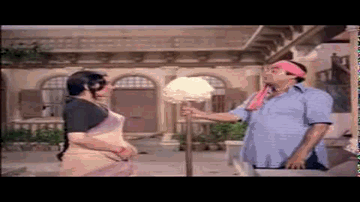Naari Kuch Aisan Lyrics - Sanjeev Kumar | Shashi Kapoor | Vidya Sinha | Kishore Kumar