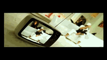 Nede Nede Lyrics - Riya Sen | Yashpal Sharma | Milind Gunaji | Sukhwinder Singh
