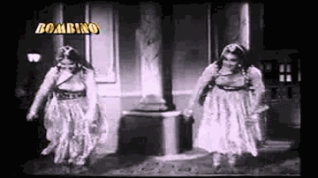 Nikla Hai Gora Gora Chaand Lyrics - Pran | Lalita Pawar | Ajit | Suman Kalyanpur | Usha Mangeshkar