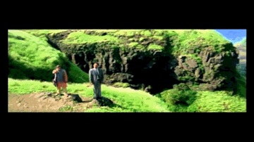 O Re Lakad, Ikad, Pakad Lyrics - Irrfan Khan | Rajpal Yadav | Arshad Warsi | Kailash Kher | Neeraj Shridhar