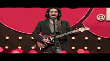 Paagal, Megha Re Dhundhu Main Lyrics - Winit Tikoo
