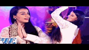 Pawan Singh Ke Bhajan Bajake Lyrics - akshra singh
