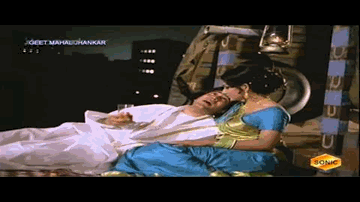 Poochho Na Kaise Lyrics - Tanuja | Balraj Sahni | Parikshat Sahni | Asha Bhosle