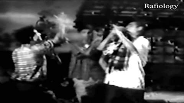 Pyar Ka Mara Hun Main Julie Lyrics - Ashok Kumar | Jayshree Gadkar | Raja Gowswami | Mohammed Rafi | Prabodh Chandra Dey (Manna Dey)