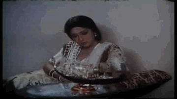 Pyar Ko Pyar Ki Lyrics - Girish Karnad | Madhu Chanda | Kishore Kumar