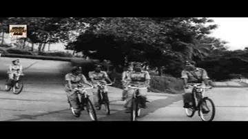 Raah Ke Taalib Hain, Apani Bhi Kyaa Zindagi Hai Niraali Lyrics - Vyjayantimala | Rajendra Kumar | Mukesh