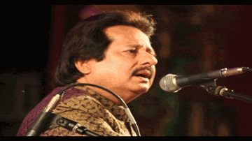 Roshan Chehra Kali Zulfen Lyrics - Pankaj Udhas