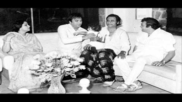Roshan Roshan Raatein Lyrics - Ashok Kumar | Shabana Azmi | Rehana Sultan | Asha Bhosle | Kishore Kumar